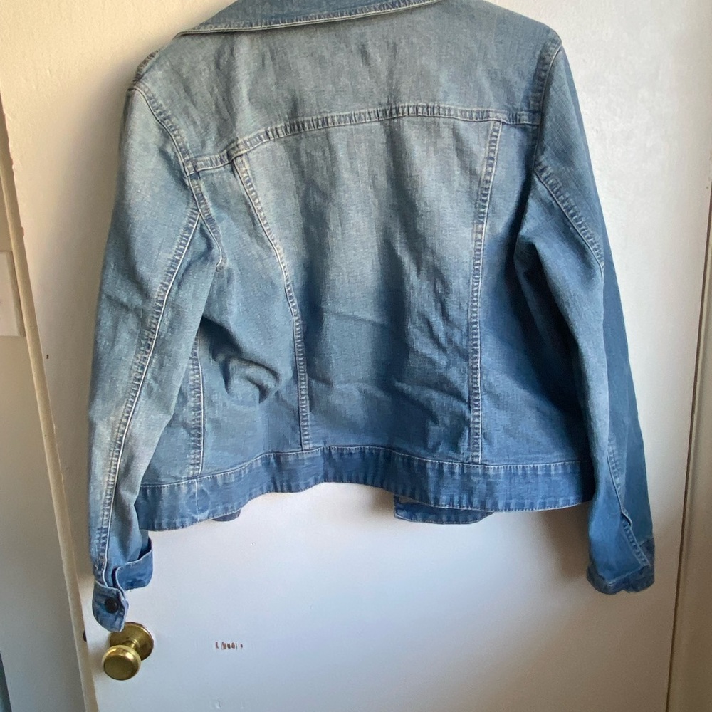 Jean jacket - Picture 2 of 3